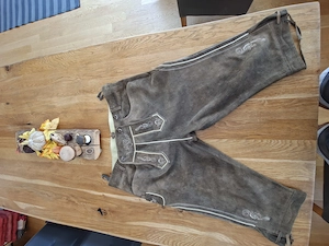 Kniebund Trachtenlederhose zu verkaufen