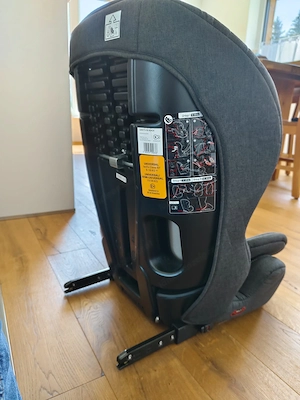 Auto Kindersitz mit Isofix zu Verschenken  Bild 3
