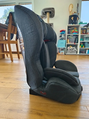 Auto Kindersitz mit Isofix zu Verschenken  Bild 2