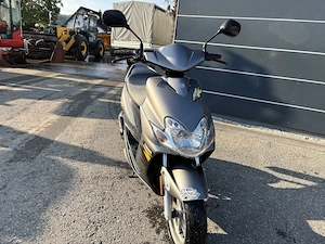 Yamaha JogR Moped Bild 2