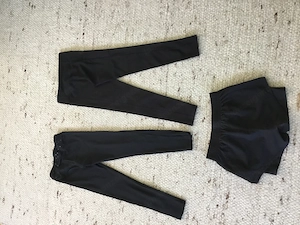 3-er Sportset: 2 lange Sportleggings + 1 Sportshorts  alles Gr. 122 128 super Zustand