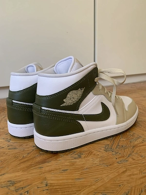 Nike Air Jordan 1 Mid   37,5   Neu mit Originalbox Bild 2