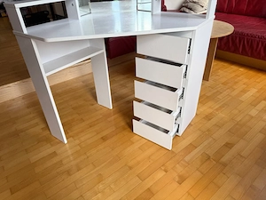 Schminktisch Bild 2