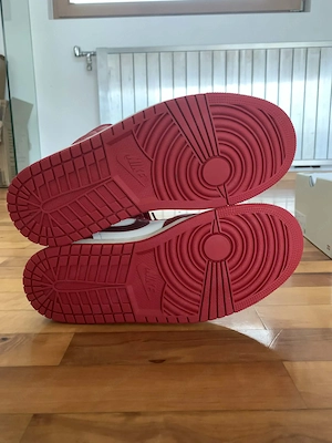 Nike Air Jordan 1 Mid SE Rot Weiß   Gr. 40   Neu mit Originalbox Bild 5