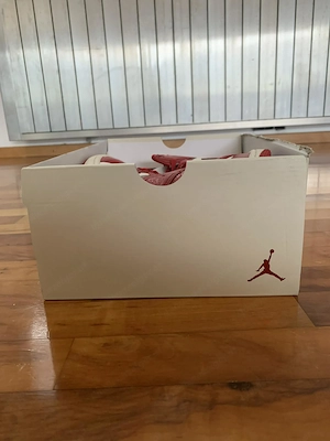 Nike Air Jordan 1 Mid SE Rot Weiß   Gr. 40   Neu mit Originalbox Bild 8