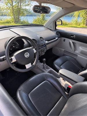  VW New Beetle 2.0  116 PS  Leder Pickerl NEU Bild 3