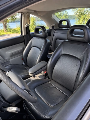  VW New Beetle 2.0  116 PS  Leder Pickerl NEU Bild 2