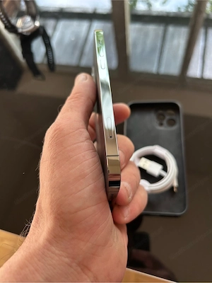 iPhone 12 Pro 100 % Akkuleistung Bild 8