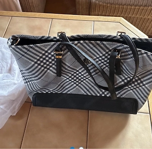Neuwertige Thommy Hilfinger Tasche  Bild 2