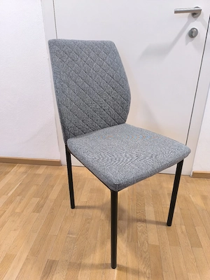 Stühle hellgrau  Bild 2