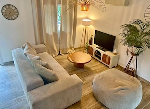 Bobochic Sofa in Beige + Hocker   Cordstoff Bild 2