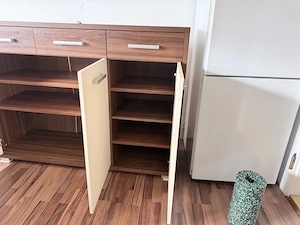 Schrank.     Bild 5