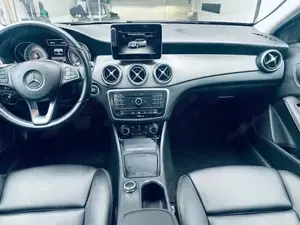 Mercedes-Benz GLA 180 Edition lifestyle AMG Optik 1. Besitz Black