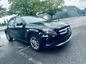 Mercedes-Benz GLA 180 Edition lifestyle AMG Optik 1. Besitz Black Bild 2