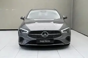 Mercedes-Benz CLA 200 Shooting Brake Bild 3