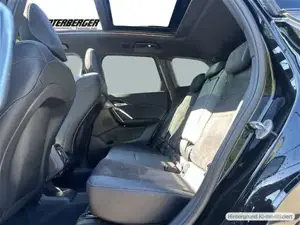 BMW X1 sDrive18d M-Sportpaket // Panorama Glasdach // elektr. Anhängerkupplung Bild 11