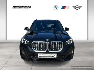 BMW X1 sDrive18d M-Sportpaket // Panorama Glasdach // elektr. Anhängerkupplung Bild 2