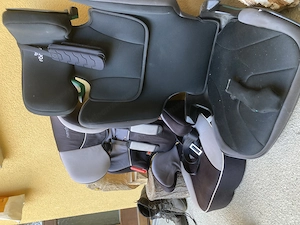 Britax Römer Kindersitz Auto Bild 2