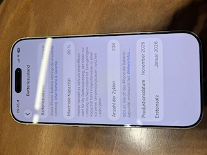 iPhone 17 pro , 256 gb, im Dezember 25 , gekauft , silber , mit 2 Schutzhüllen von Apple, 