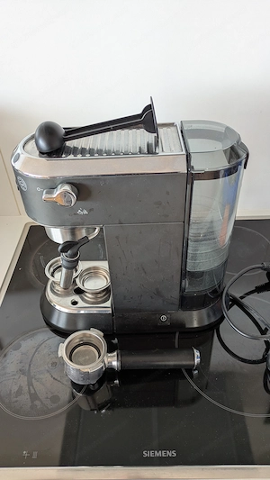 Delonghi Dedica EC685 Espresso Siebträger Maschine (gebraucht, tropft etwas nach) Bild 3