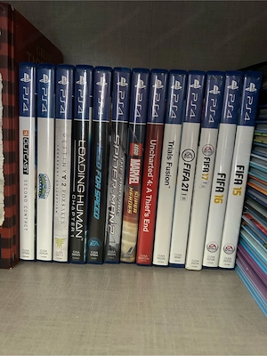 Playstation 4 inkl Spiele Bild 3