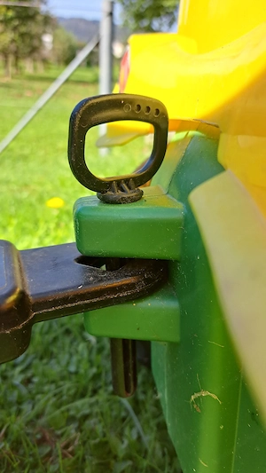 Trettraktor mit Hänger für Kinder Bild 3