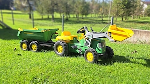 Trettraktor mit Hänger für Kinder Bild 2