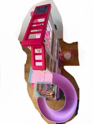 Barbie Traumvilla inkl. Auto und Zubehör Bild 2