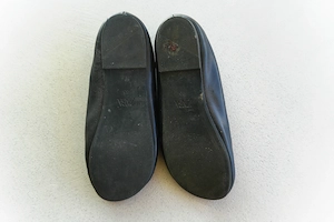 Zara Leder-Ballerinas mit elastischem Riemen, Schwarz   Gr. 33 Bild 2