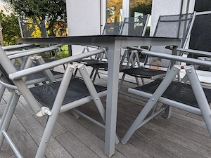 Gartentisch und 8 Gartenstühle inkl. Sitzauflagen Bild 2