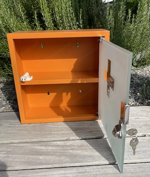 Medizinschrank   Apothekerschrank Bild 4