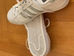 weiße Adidas Sneaker "Ortholite" Mädchen Gr. 33,5 Bild 2
