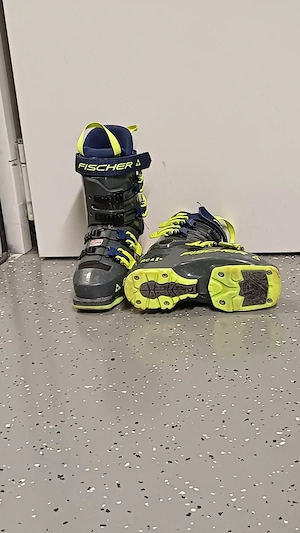 Kinder Skischuhe Fischer RC4 60 JR (21,5 MP; Schuhgröße 34)  Bild 3