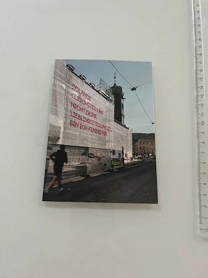 Feministische Postkarte Statement  Gleichstellung  Bregenz Kunstkarte Bild 3