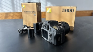 Nikon D600 Vollformat-Set mit Nikon 24 85 mm VR + Zusatzakku + Buch Bild 2
