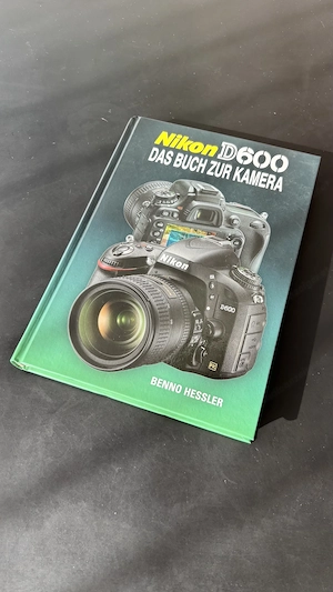 Nikon D600 Vollformat-Set mit Nikon 24 85 mm VR + Zusatzakku + Buch Bild 7