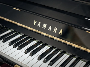 Yamaha Klavier U1, schwarz poliert -mit Silent - kostenlose Lieferung in ganz Österreich (*) Bild 2