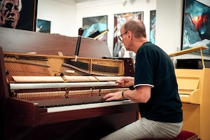 Yamaha Klavier U1, schwarz poliert -mit Silent - kostenlose Lieferung in ganz Österreich (*) Bild 18