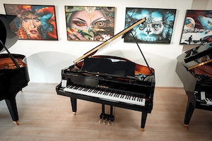 Yamaha Klavier U1, schwarz poliert -mit Silent - kostenlose Lieferung in ganz Österreich (*) Bild 12