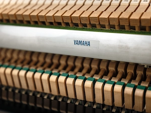 Yamaha Klavier mit Silent System-schwarz poliert-Werkstattgeprüft-5 Jahre Garantie- Gratis Lieferung Bild 9