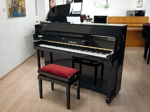 Yamaha Klavier mit Silent System-schwarz poliert-Werkstattgeprüft-5 Jahre Garantie- Gratis Lieferung Bild 2