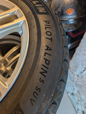 Winter Kompletträder 8x18 ET38 LK 5x112 SUV Mercedes GLC Bild 4
