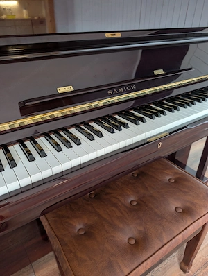 Samick Klavier   Wandpiano Bild 3