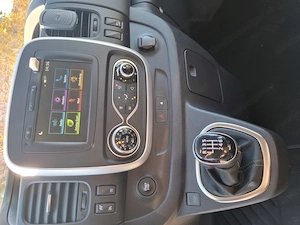 Renault Trafic SpaceClass Energy dCi 145, 7-Sitzer Bild 7