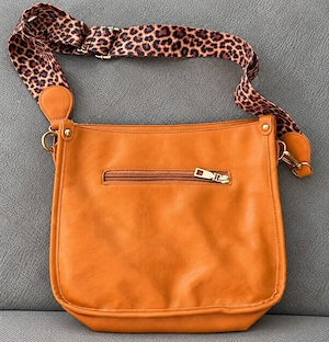 Umhängetasche Handtasche mit Leo-Schultergurt Bild 4