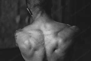 Massage. Sportlicher, diskreter 37-Jähriger. Nur für Frauen.