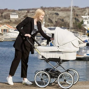 Kinderwagen EmmalJunga Mondial De Luxe - Classic White Leatherette Pram Package Bild 4