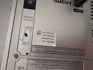 Panasonic TV-Gerät mit Wandhalterung Bild 3