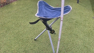 Dreibein Hocker, leichter Sitz zum wandern, Picknick,...  Bild 2