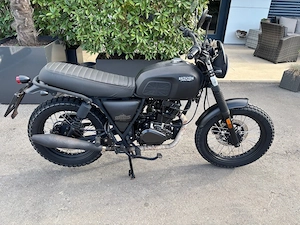 Brixton BX 125X Motorrad Bild 2